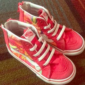 Toddler 8.5 girls vans barely worn. Good condition